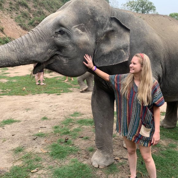 Meet your Posher, Taylor - Picture 2 of 2